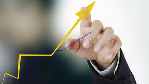 美联储降息预期被打破，黄金价格跌近1%